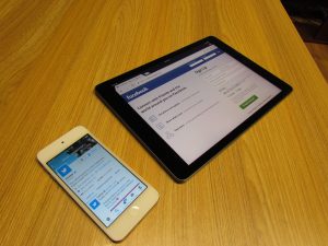 Facebook and Twitter Apps on Devices Facebook and Twitter Apps on Devices